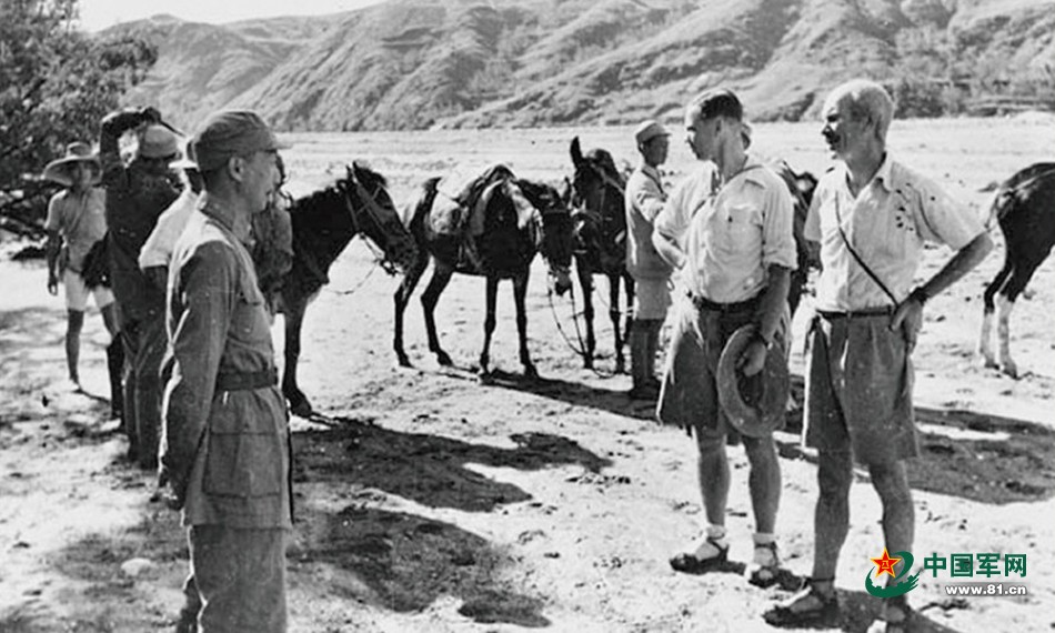 白求恩和聂荣臻.jpg